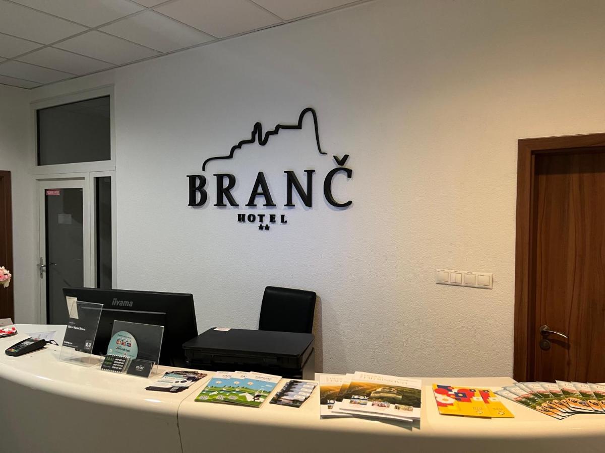 Hotel Branc, Garni Senica Buitenkant foto